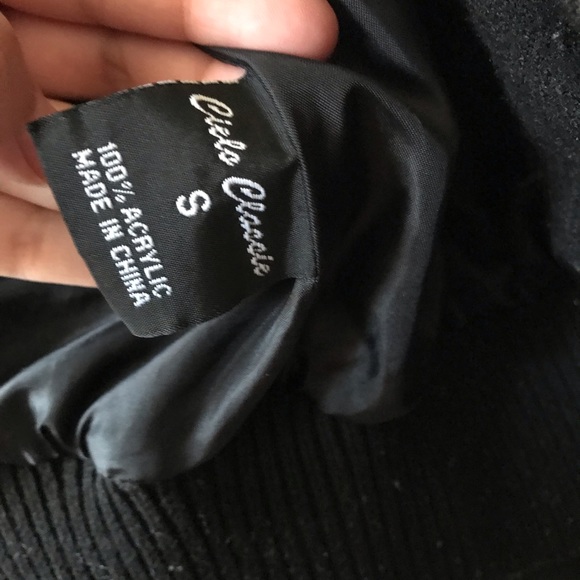 Black bomber jacket. - Picture 5 of 7